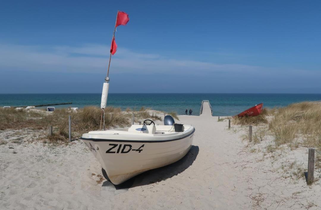 Wohnung 9 Meer-Ruhe Im Haus Stranddistel Komfortable Ferienwohnung Im 1 Og Fuer 4 Personen In Цингст Экстерьер фото
